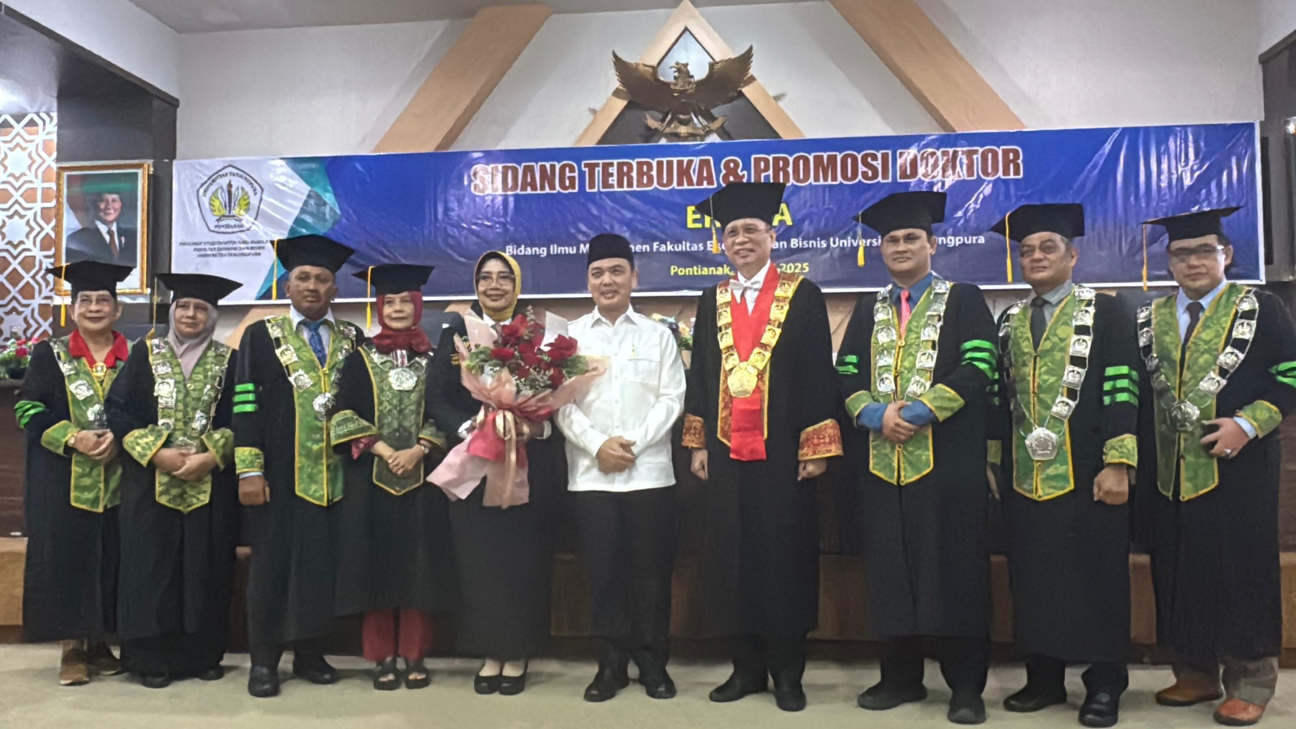 Bupati Mempawah Peroleh Gelar Doktor dengan Nilai A