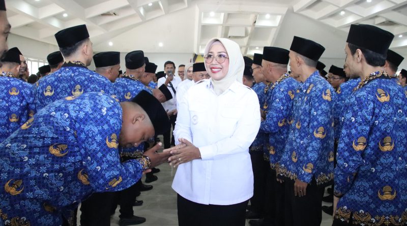 Bupati Mempawah Serahkan SK Pengangkatan kepada 662 PPPK Formasi 2024